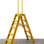 Kunststof dubbele trap 2x8 treden met instelbare steunbeugel